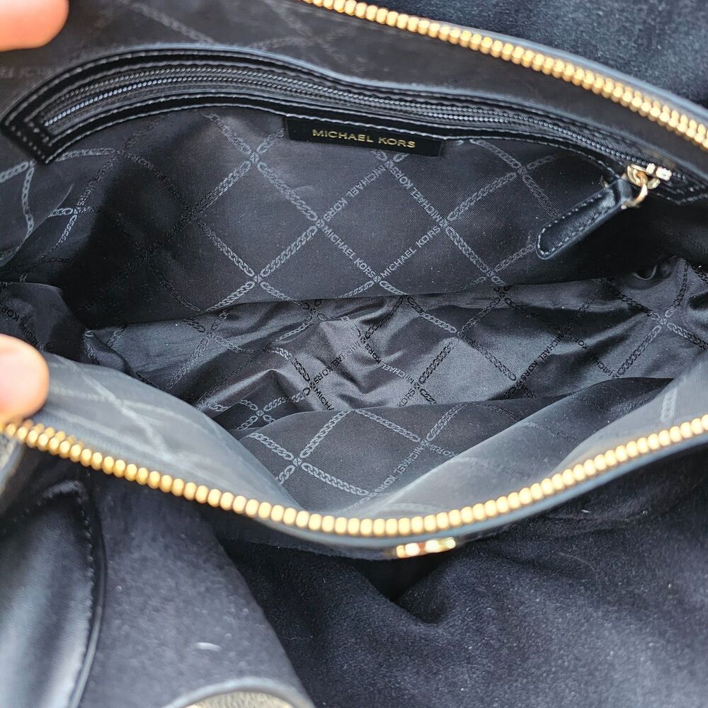 Michael Kors Kelsey Black Pebbled Leather Shoulder Bag, Pre-owned - Picture 10 of 10